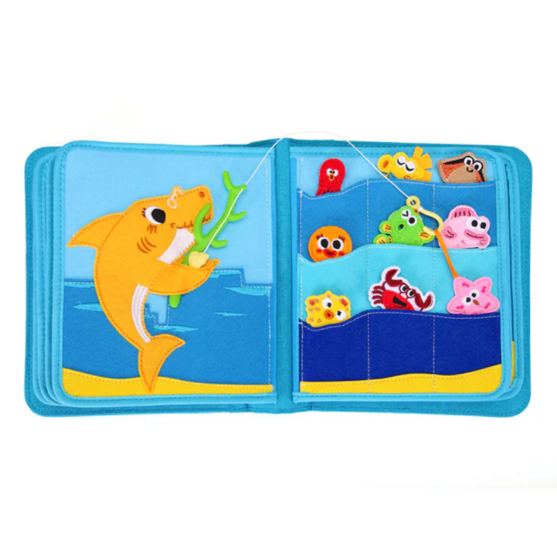 Baby Shark Quiet Book Doppelseite mit Hai-Familie und Meerestieren aus Filz – ab 3 Jahren